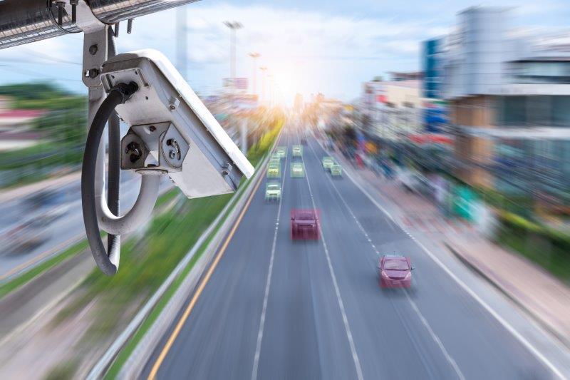 Caméra de surveillance sur une route