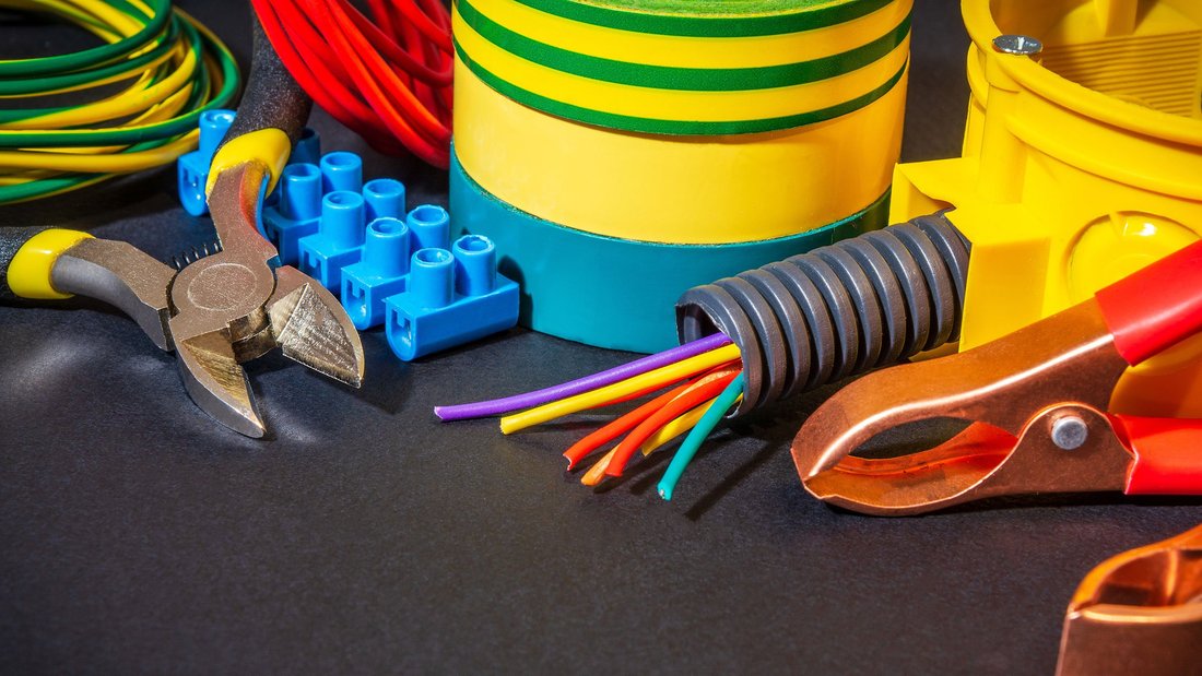 Werkzeuge und Ersatzteile für elektronische Geräte